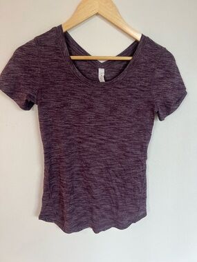 lululemon athletica Women's Short Sleeve Scoop Tee - Heather Plum